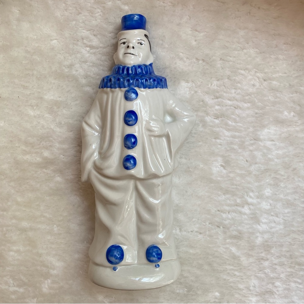 Garnier Enghien Paris figural decanter